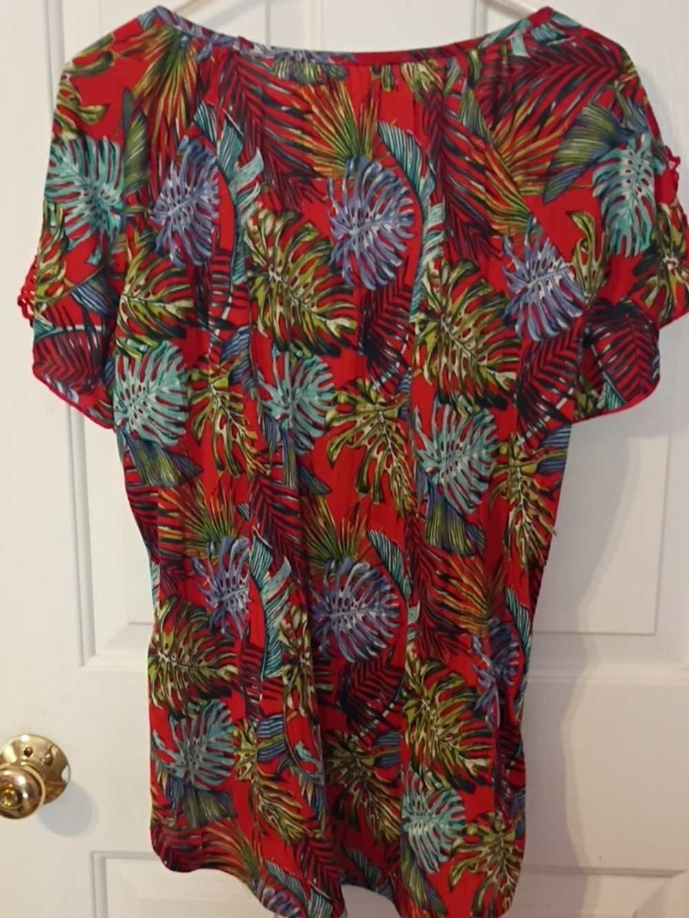 New York Laundry Red Tropical Leaf Button-Front Top with Crochet Sleeves - Picture 6 of 6